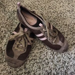 Fioni Women’s size 10 Lace Up tennis shoes